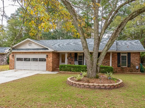 106 Blake Dr, Summerville, SC 29485