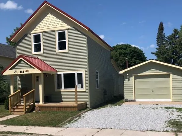 210 S D St, Cheboygan, MI 49721