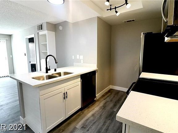 3rd image of 4321 Gannet Cir Unit 194
