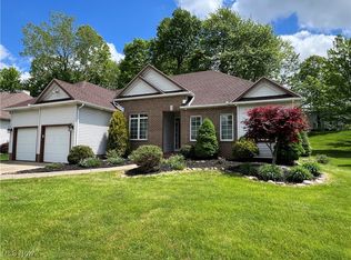 1242 Glenoak Dr, Tallmadge, OH 44278