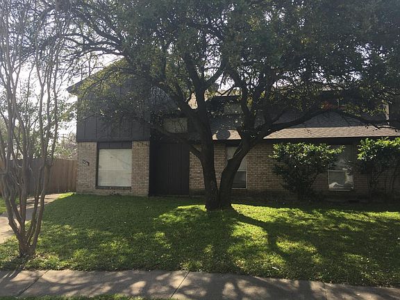 3rd image of 606 Woodhaven Pl