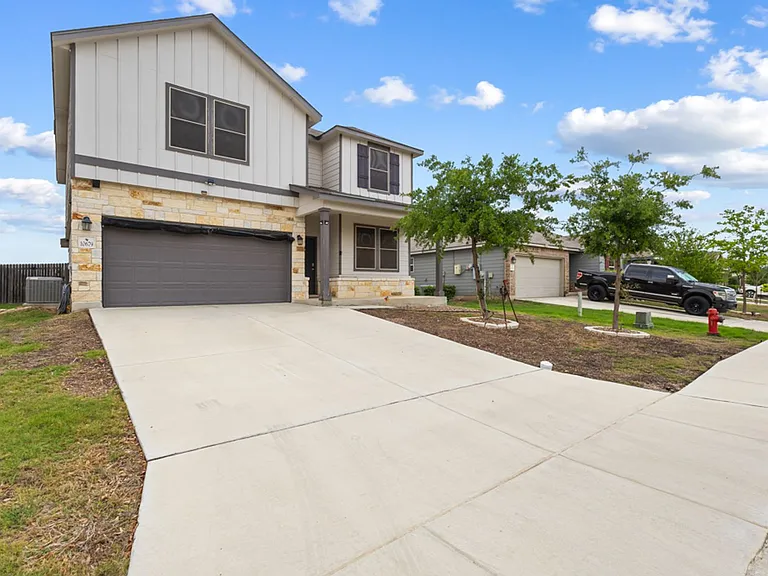 10679 Penelope Way — Photo 1
