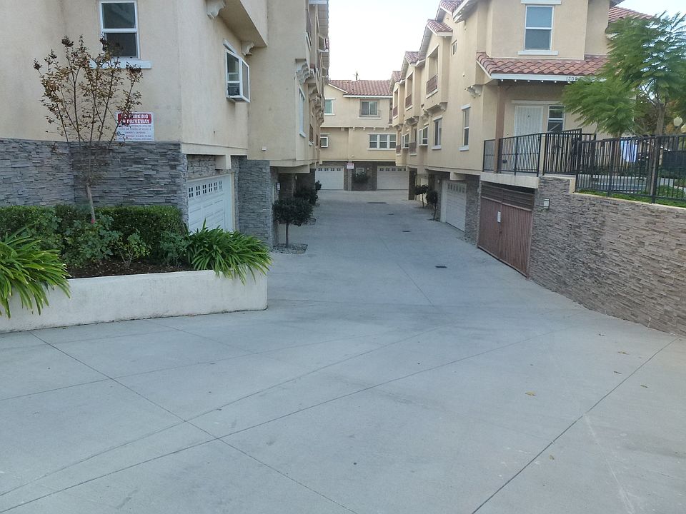 2nd image of 1309 Stevens Ave Unit F