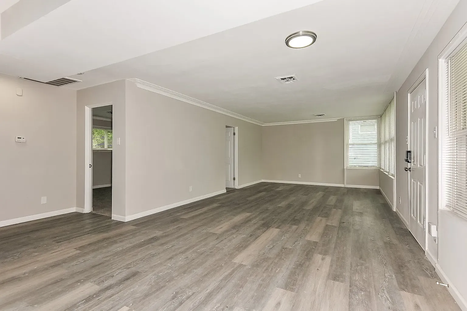 3 bed, 1.5 bath, 1026 sqft, $1,597 — Photo 1