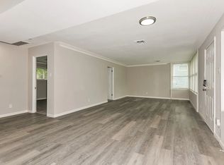 8426 Frost Ave, Saint Louis, MO 63134