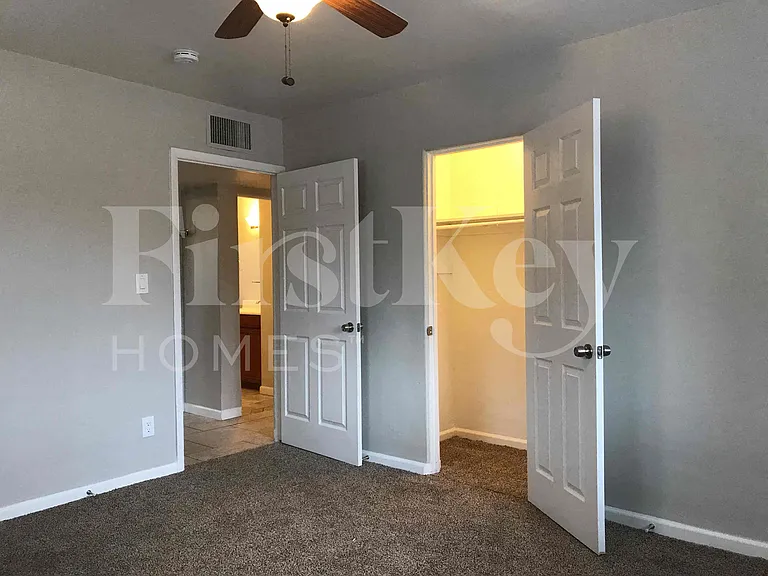1507 W Berridge Ln — Photo 10