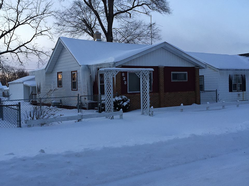 1st image of 2833 Sewell St