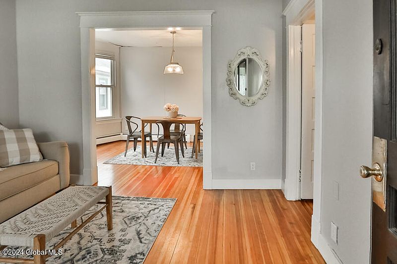 5th image of 106 Arcadia Avenue