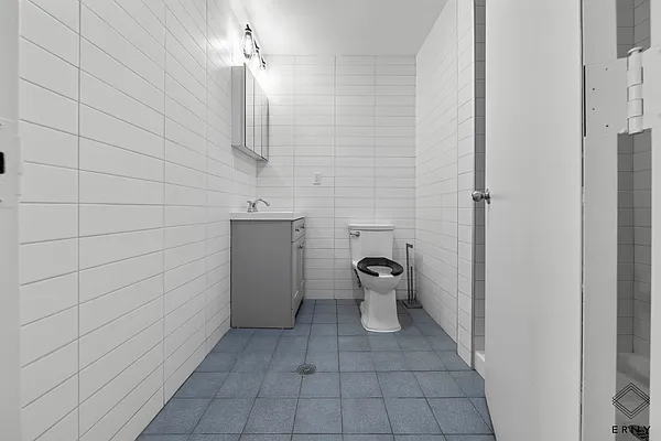 Rented by ERNY LLC | media 12