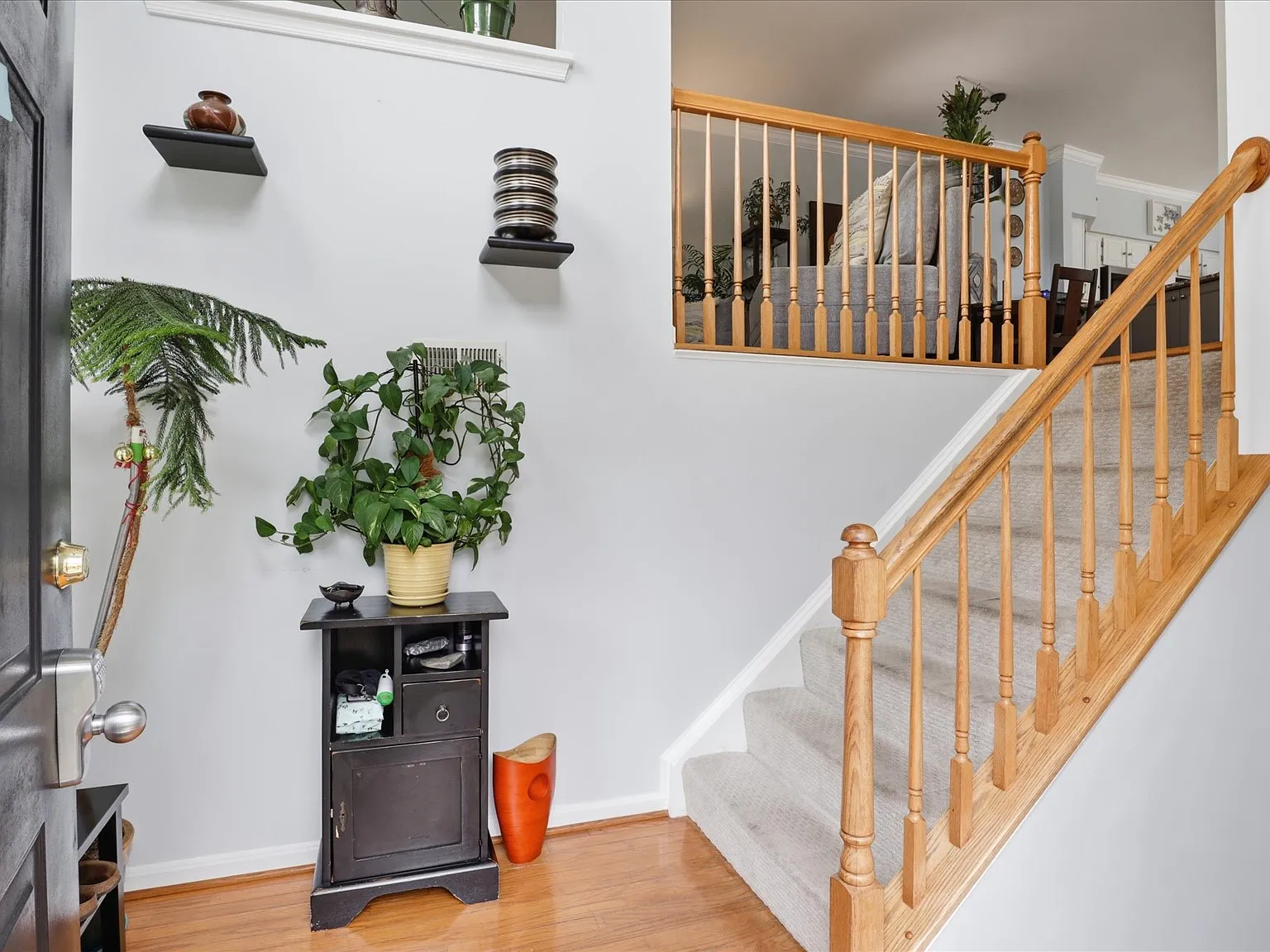 4 bed, 2045 sqft, $4,500 — Photo 2