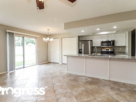 3rd image of 4839 Cypress Tree Dr