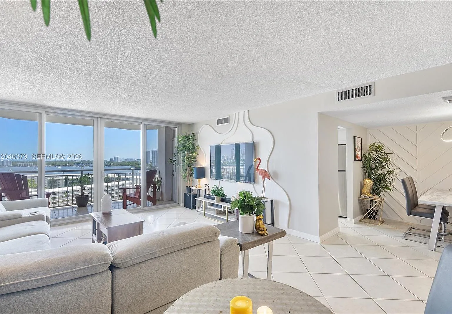 18031 Biscayne Blvd — Photo 4