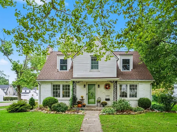 1205 Cambridge Dr, Kalamazoo, MI 49001