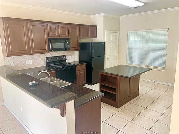 5th image of 222 Forest Dr