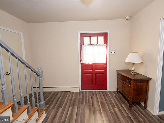 4th image of 240 Clearfield Cir