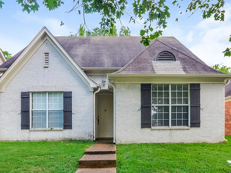 8725 Macon Rd — Photo 1