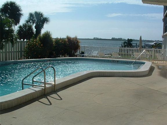 2nd image of 53 W Bay Heights Ave Unit 206