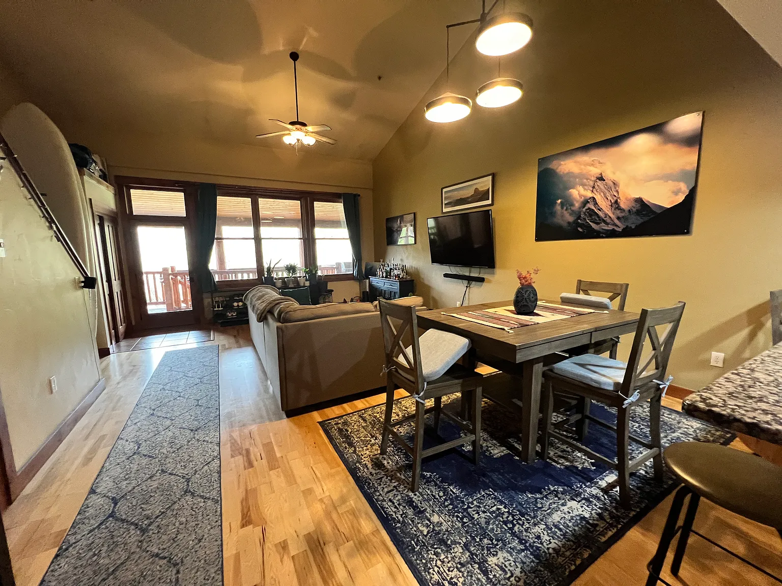 1 bed, 854 sqft, $2,600 — Photo 3