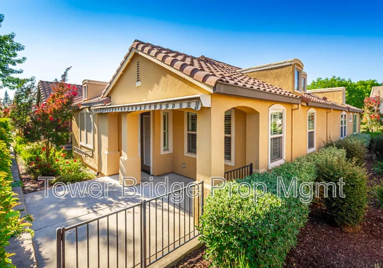 1457 Marseille Ln — Photo 1
