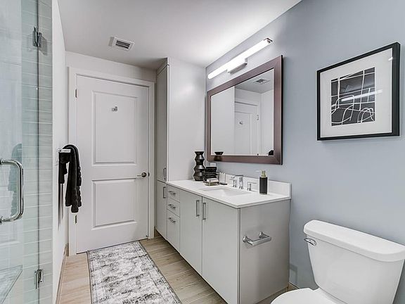 5th image of 455 N New River Dr E