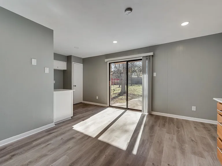 2322 English Dr — Photo 9