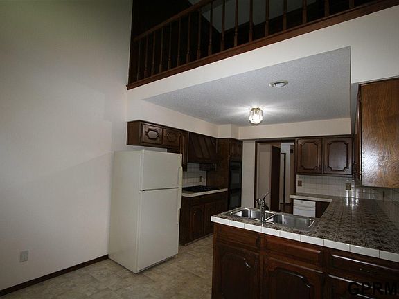 3rd image of 202 Basswood Ct