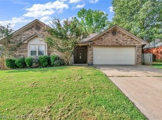 2209 Meadow Ln, Barling, AR 72923
