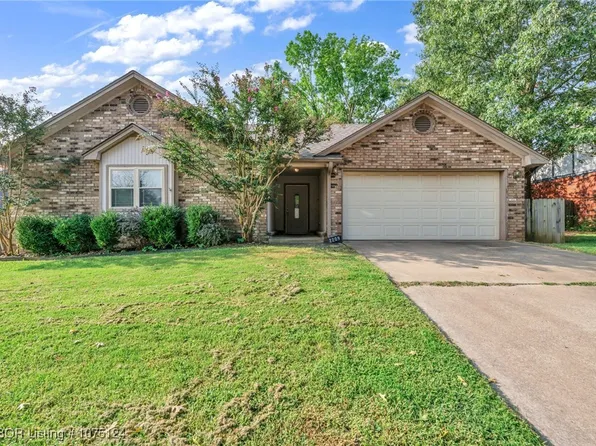 2209 Meadow Ln, Barling, AR 72923