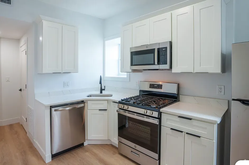 4 bed, 1150 sqft, $3,450 — Photo 2