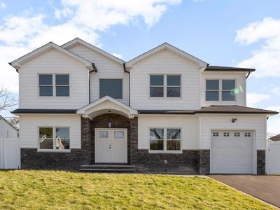 4 Terry Lane, Plainview, NY, 11803