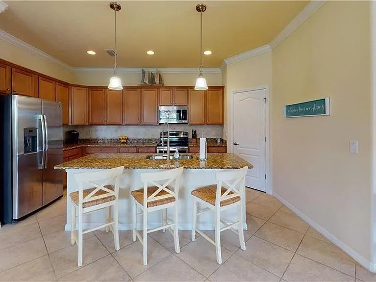20578 Buono Ct — Photo 6