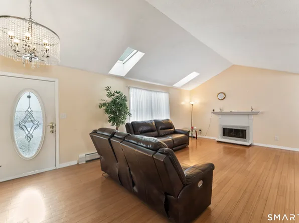 71 Sentinel Hill Road, Derby, CT 06418