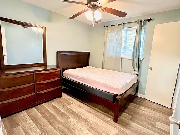 5th image of 415 Woodview Ave #B