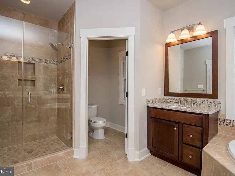 6928 Regent Ln — Photo 55
