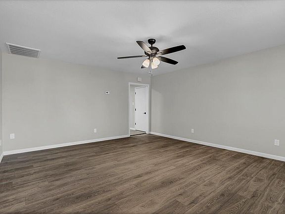 3rd image of 787 N Camelia Avenue