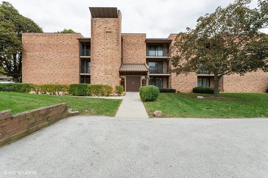 2nd image of 8735 N 72nd St APT 310