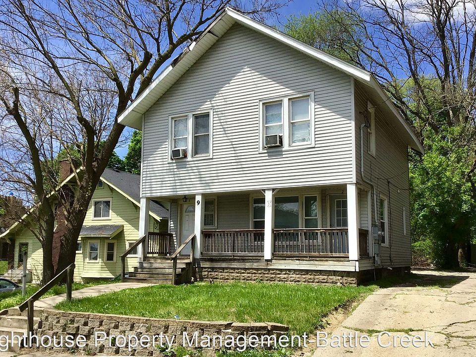 1st image of 9 Eagle St #2