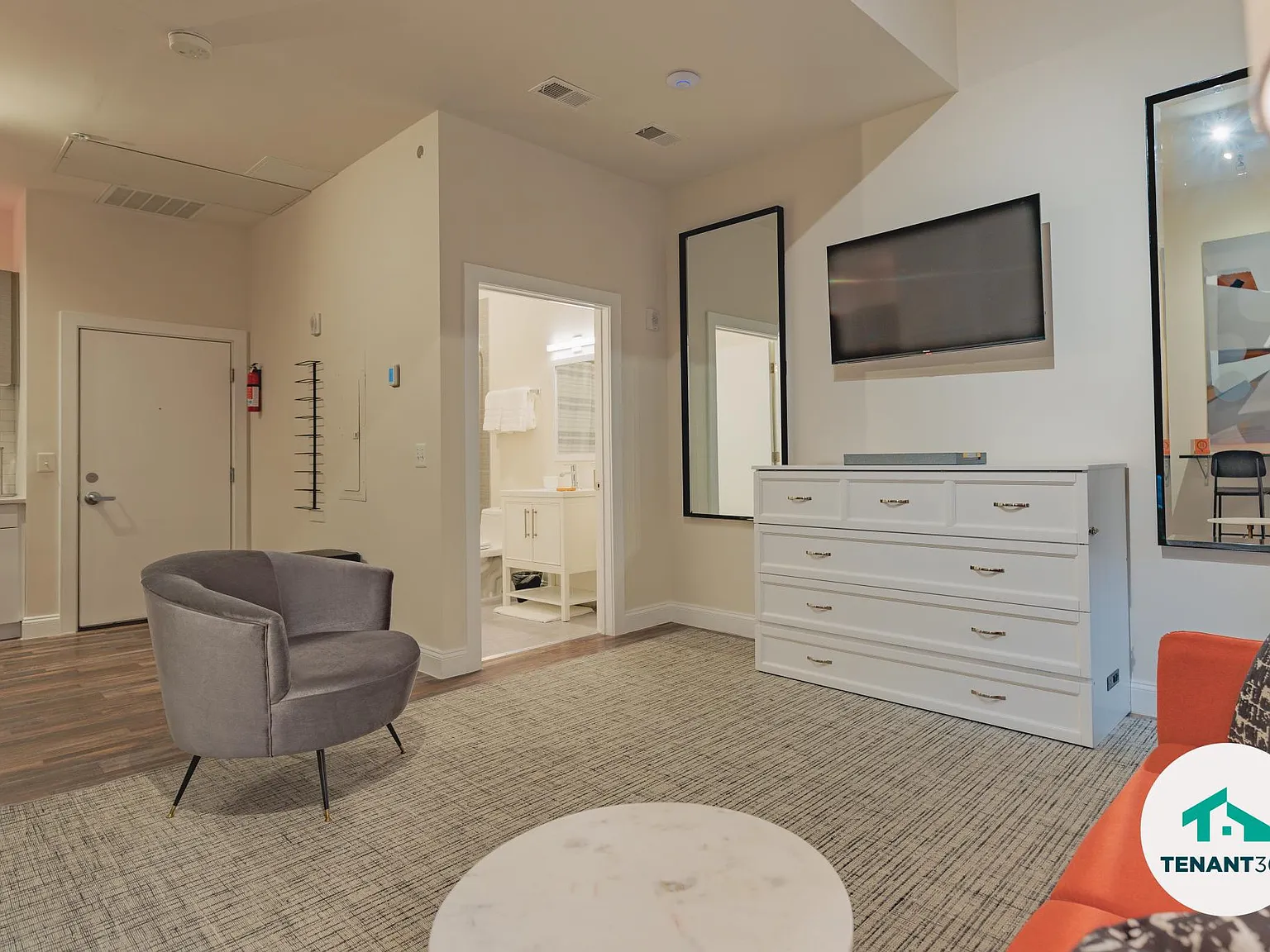 Studio, 650 sqft, $1,900 — Photo 3