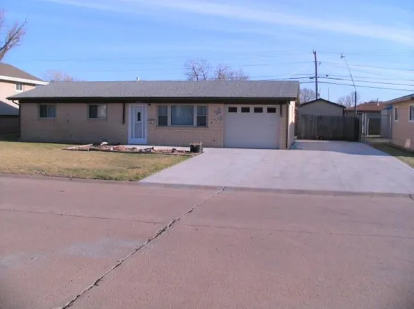 5943 Aspen Dr, Great Bend, KS 67530