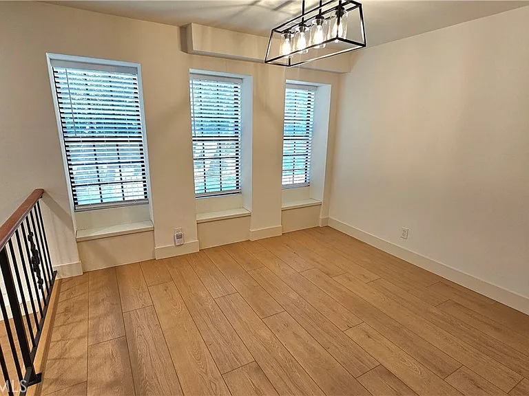 121 N Muscatel Ave — Photo 6