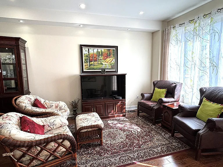 11 Kohl St — Photo 8