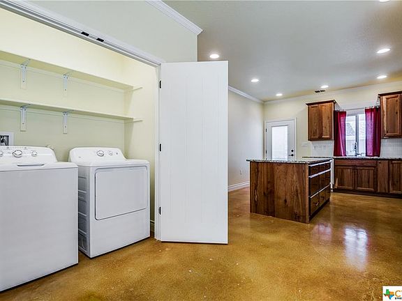 5th image of 1361 Hanz Dr