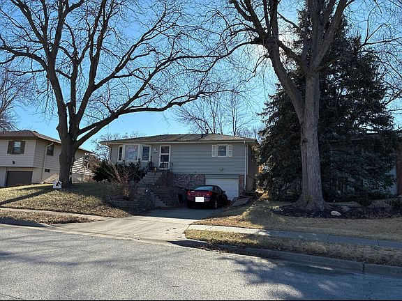 2nd image of 8537 Lakeview Dr