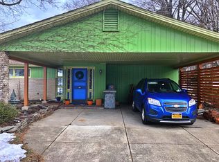 146 Cadman Dr, Williamsville, NY 14221