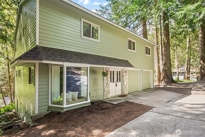 3rd image of 415 Sudden Valley Drive