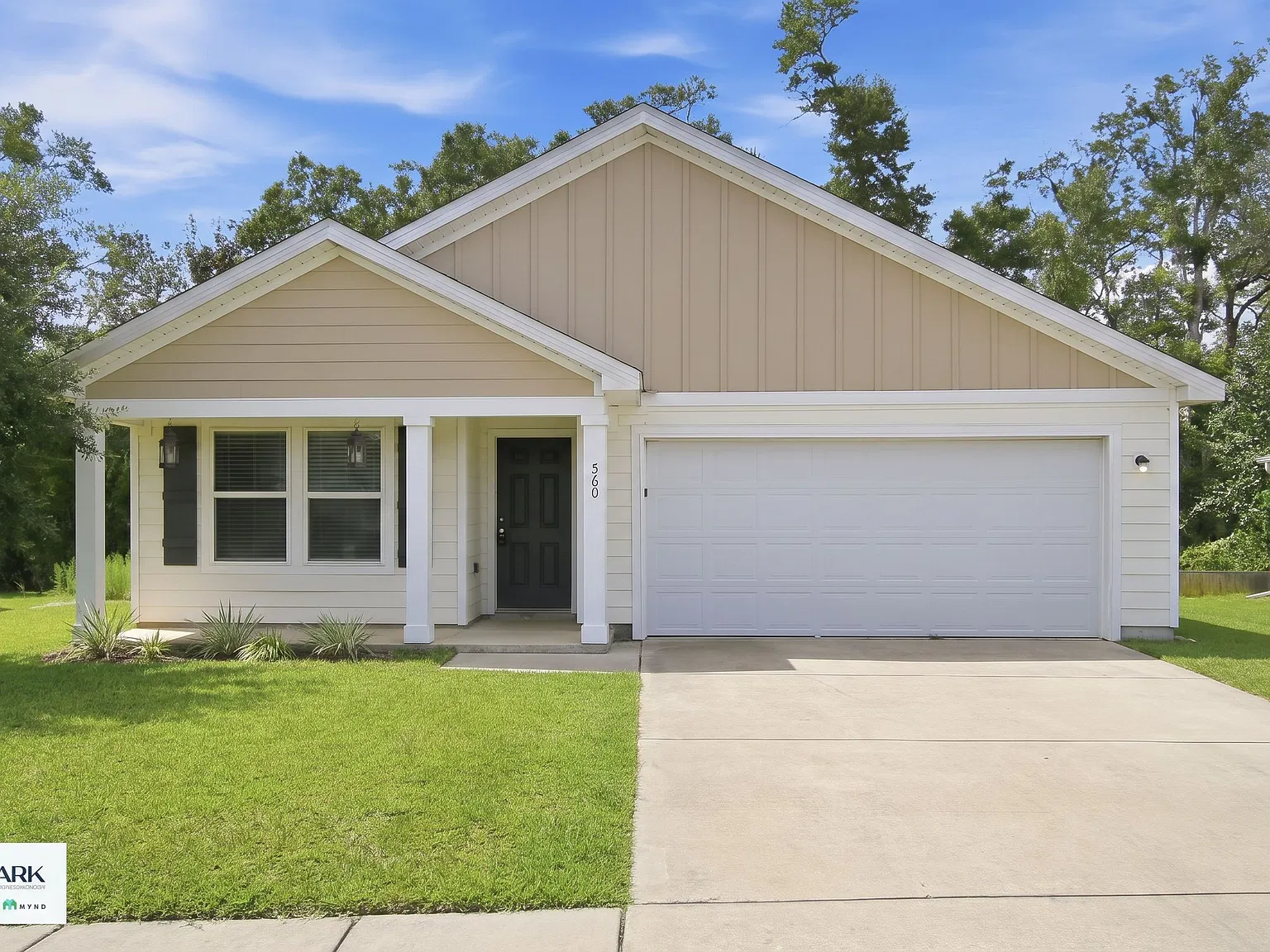 4 bed, 2.0 bath, 1398 sqft, $2,095 — Photo 2