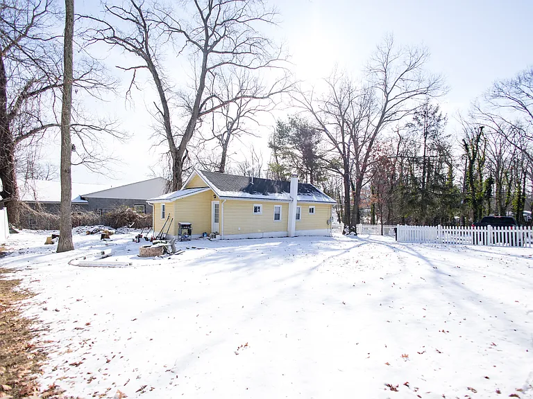 244 Nelson Ave — Photo 4