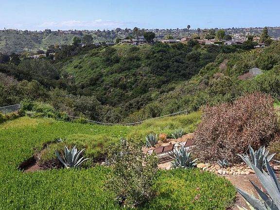 4th image of 4590 Jicarillo Ave