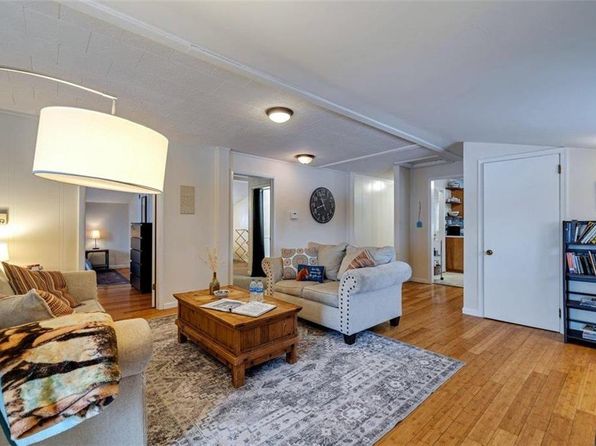 134 Barn Swallow Ln #B, Cresco, PA 18326