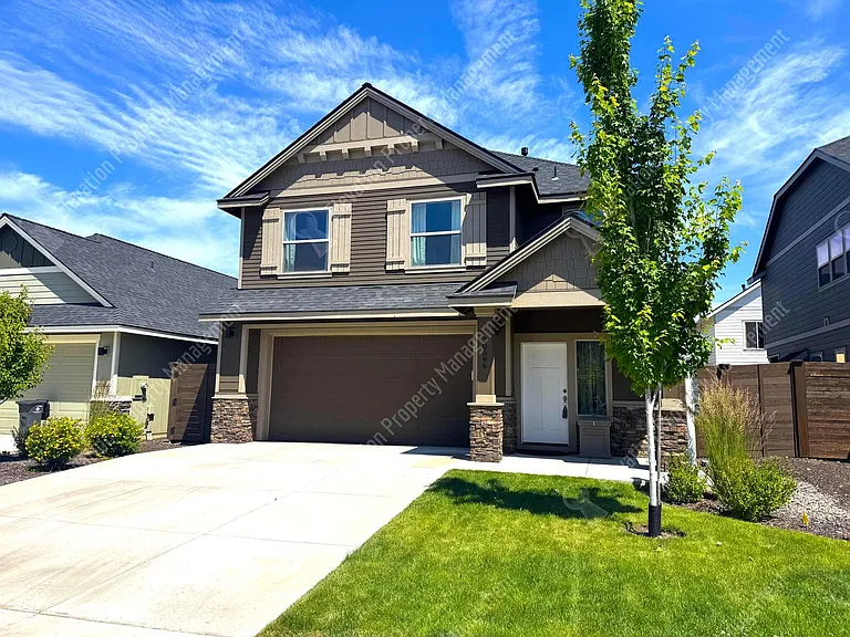20594 SE Slate Ave — Photo 1